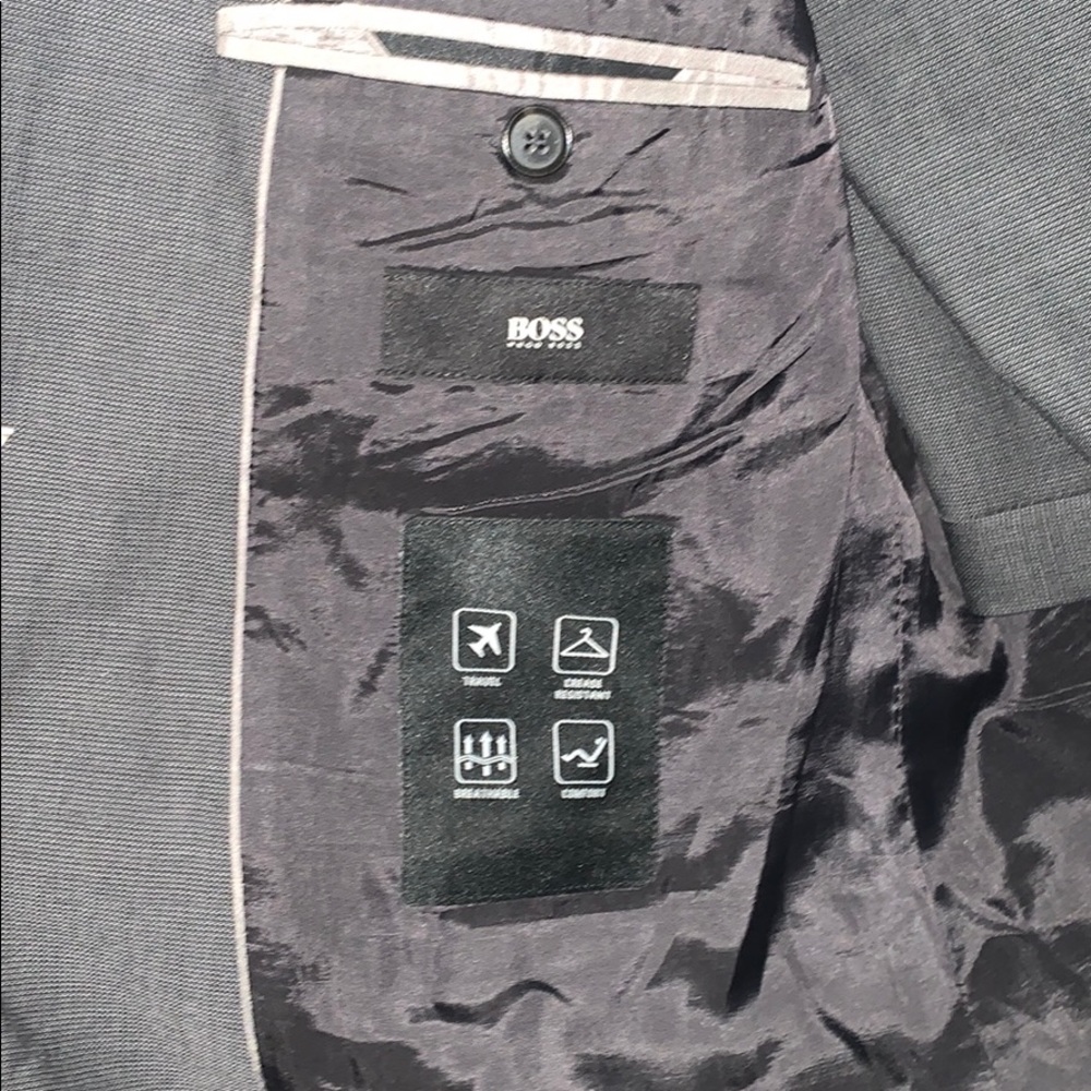 Boss suit - Picture 2 of 4